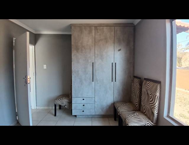 2 BEDROOM HOUSE FOR SALE IN MABOPANE  UNIT S